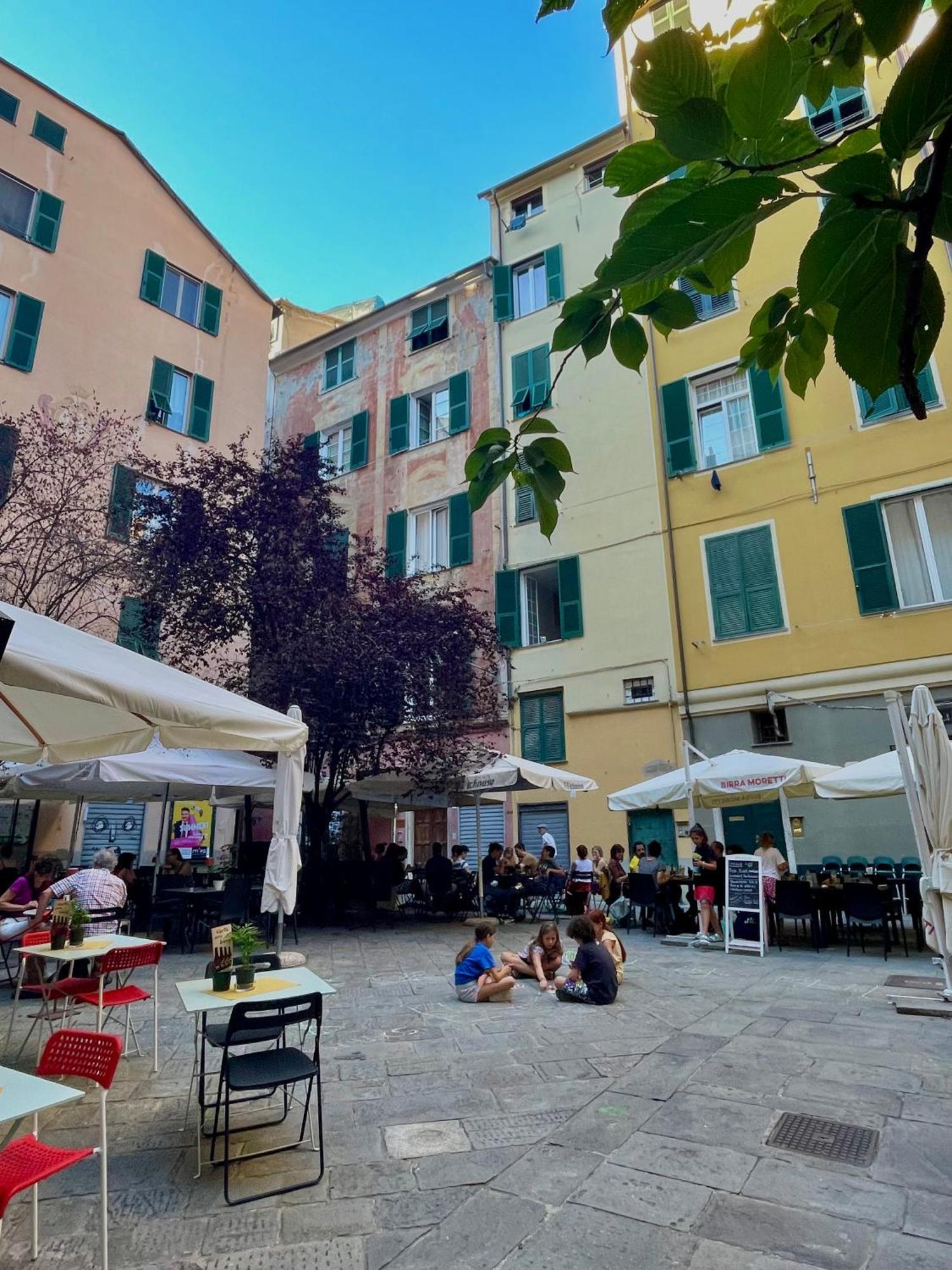 Happy Family Apartments Incantesimo Genua Exterior foto